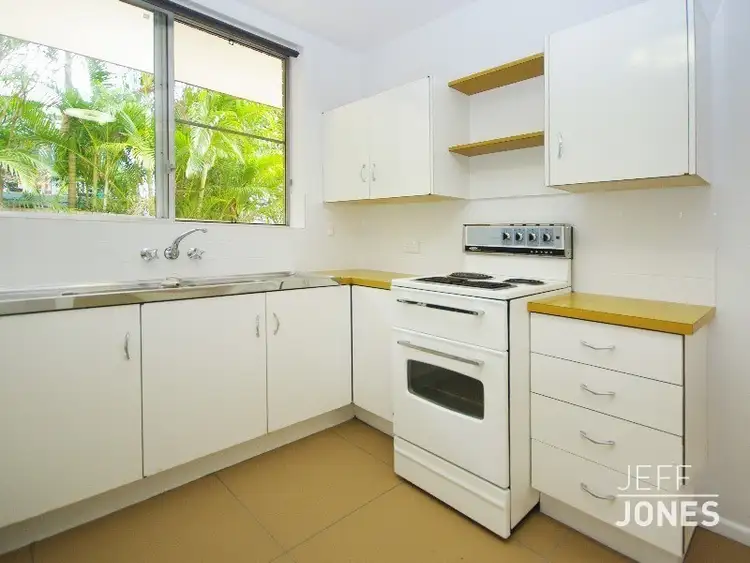 Sixth view of Homely unit listing, 2/33 Dansie Street, Greenslopes QLD 4120