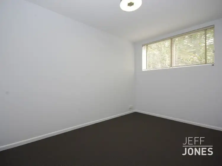 Seventh view of Homely unit listing, 2/33 Dansie Street, Greenslopes QLD 4120