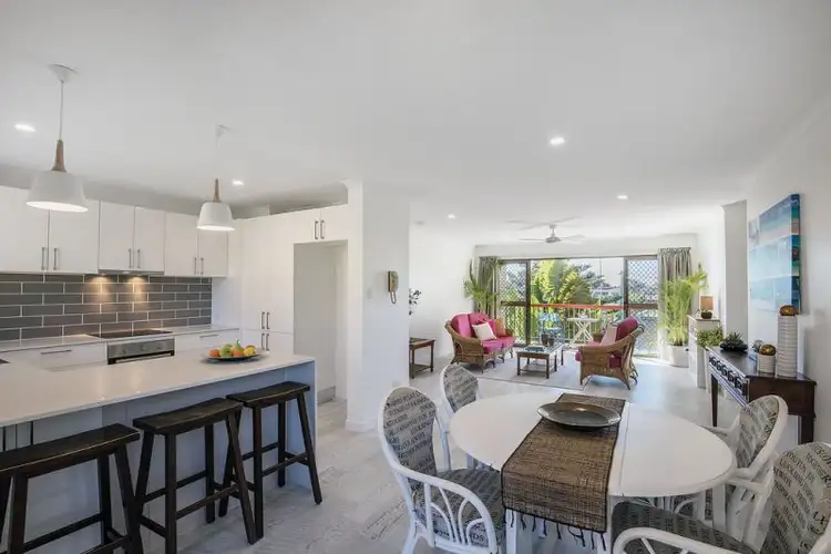 11/106 Bayview Street, Runaway Bay QLD 4216