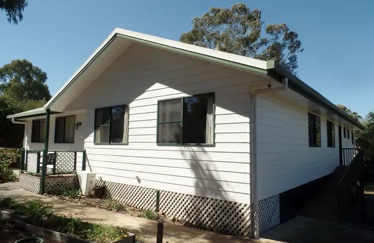 15 Lake Drive, Meringandan QLD 4352