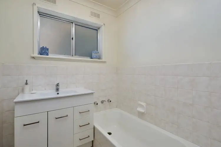 Sixth view of Homely house listing, 39 Leavenworth Drive, Mount Austin NSW 2650