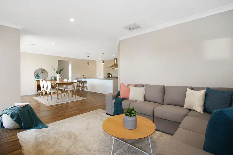 Second view of Homely house listing, 2/20 Ashburton Circuit, West Wodonga VIC 3690