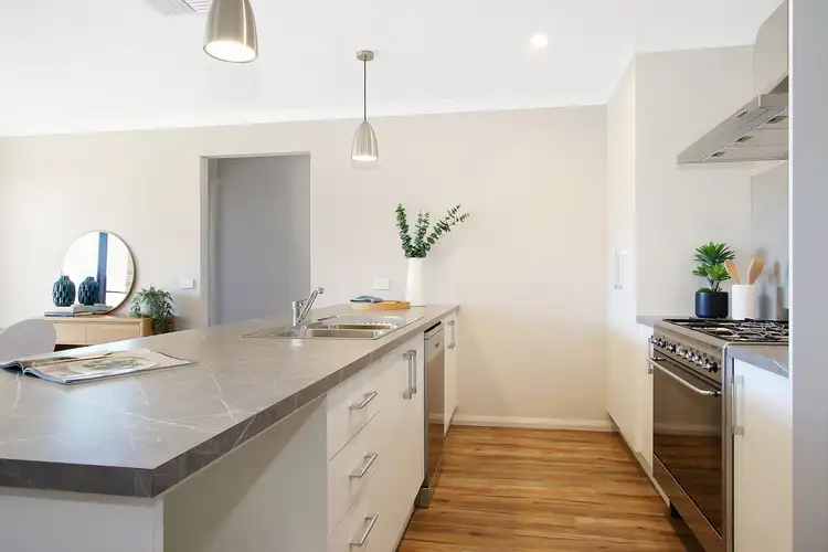 Sixth view of Homely house listing, 2/20 Ashburton Circuit, West Wodonga VIC 3690