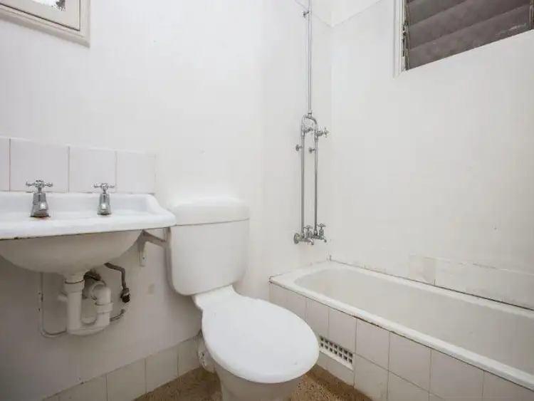 Sixth view of Homely apartment listing, 3/120 Terrace  Road, Perth WA 6000