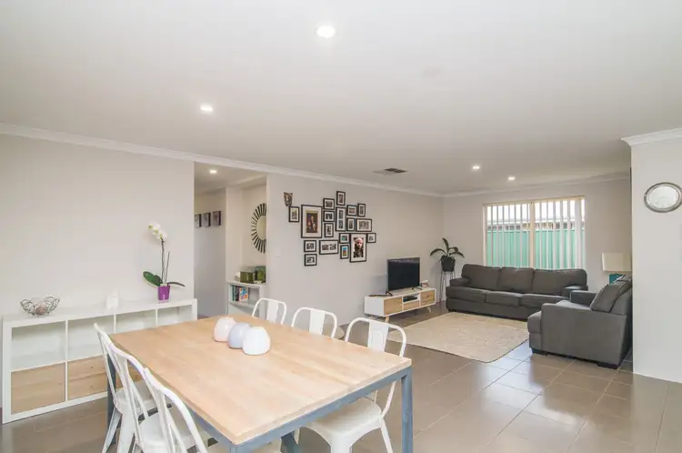 31 Mandon Street, Forrestfield WA 6058