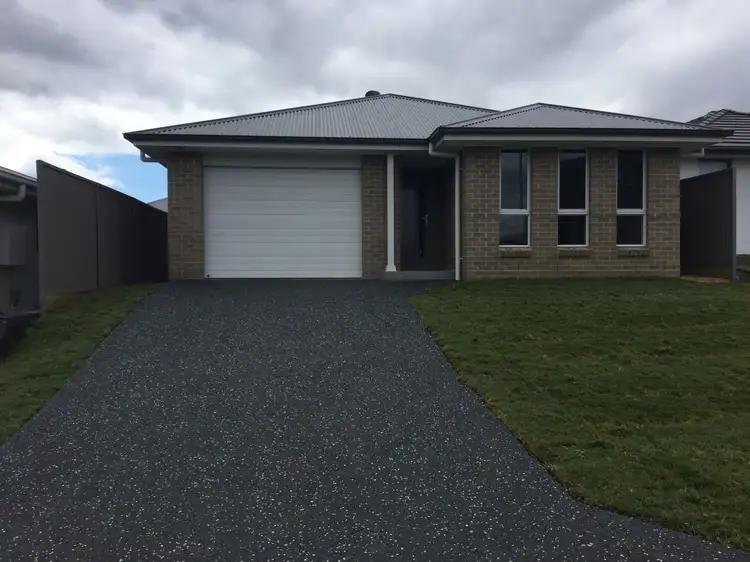 10 Vivian street, Kembla Grange NSW 2526