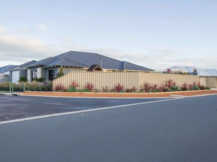 Fifth view of Homely house listing, 2 Flowerdale Court, Millbridge WA 6232