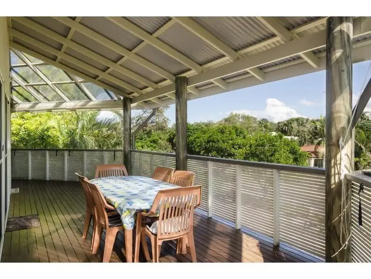 8 Driftwood Drive, Castaways Beach QLD 4567