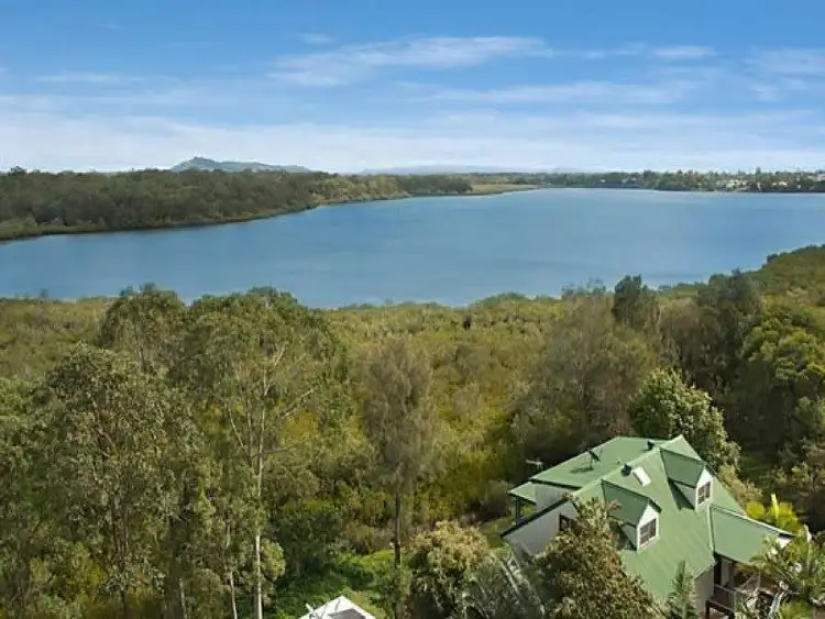 6 Val Crescent, Noosaville QLD 4566