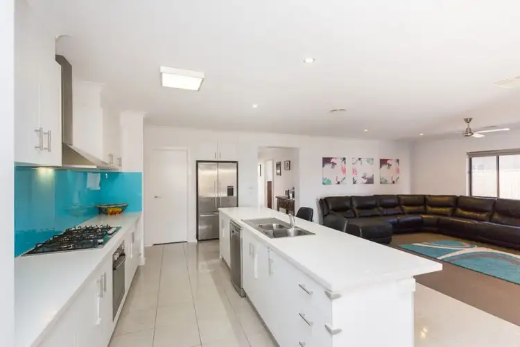 Fifth view of Homely house listing, 14 Weight Close, Horsham VIC 3400