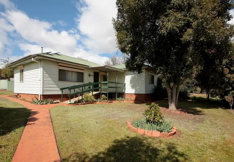 Main view of Homely house listing, 5 Hunter Street, Mount Austin NSW 2650