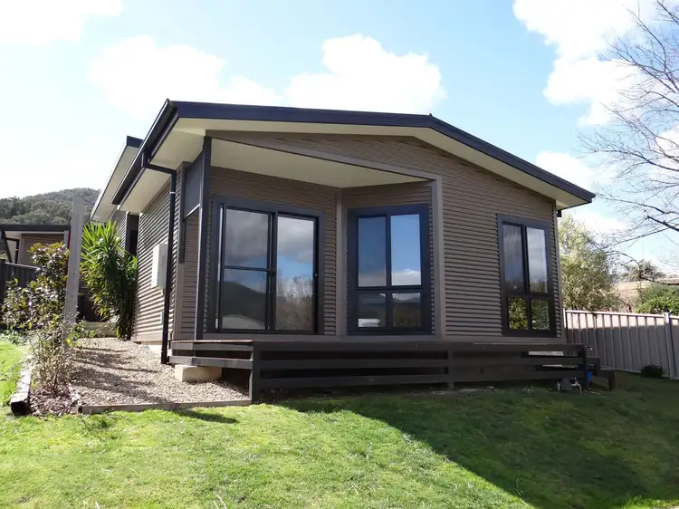 17A Mountbatten Avenue, Bright VIC 3741