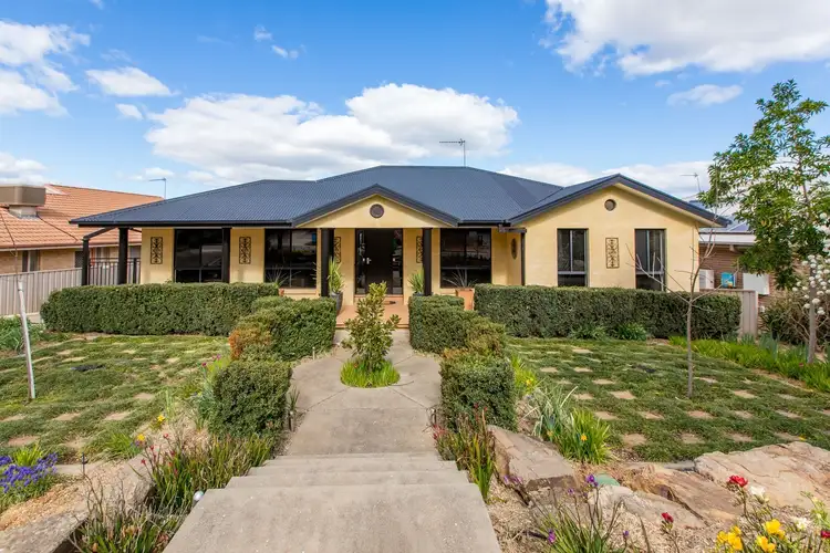 9 Amaroo Street, Kooringal NSW 2650