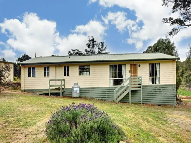10 DEREK DRIVE, Broadford VIC 3658