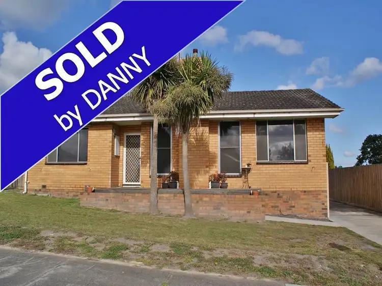 17 William Street, Newborough VIC 3825
