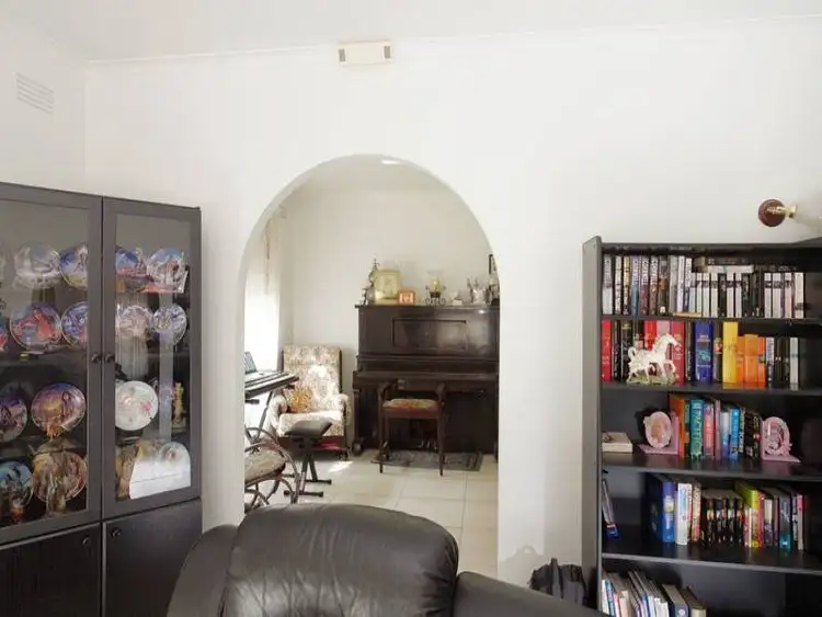 Third view of Homely house listing, 1 Currawong Court, Lara VIC 3212