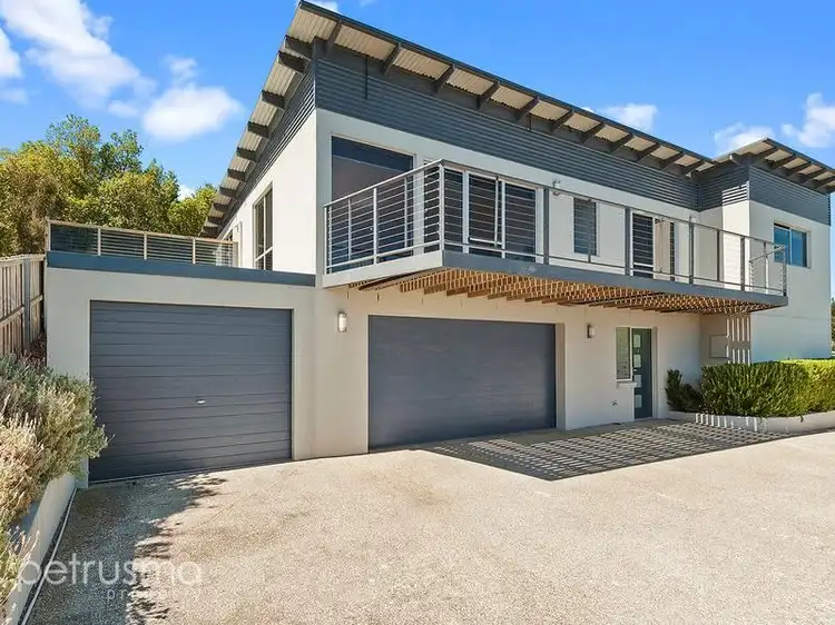 2/292 Carella Street, Tranmere TAS 7018