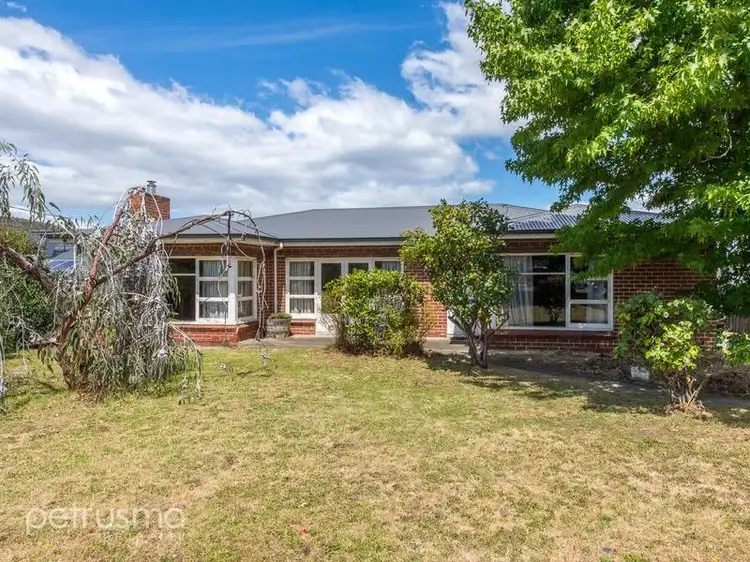 165 Derwent Avenue, Lindisfarne TAS 7015