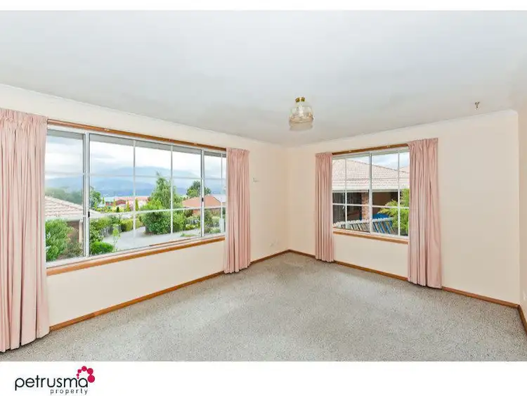 Sixth view of Homely villa listing, 5 / 135 Malunna Road, Lindisfarne TAS 7015