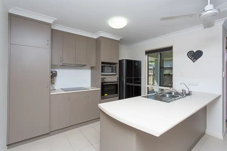 11 Flintwood Street, Rural View QLD 4740