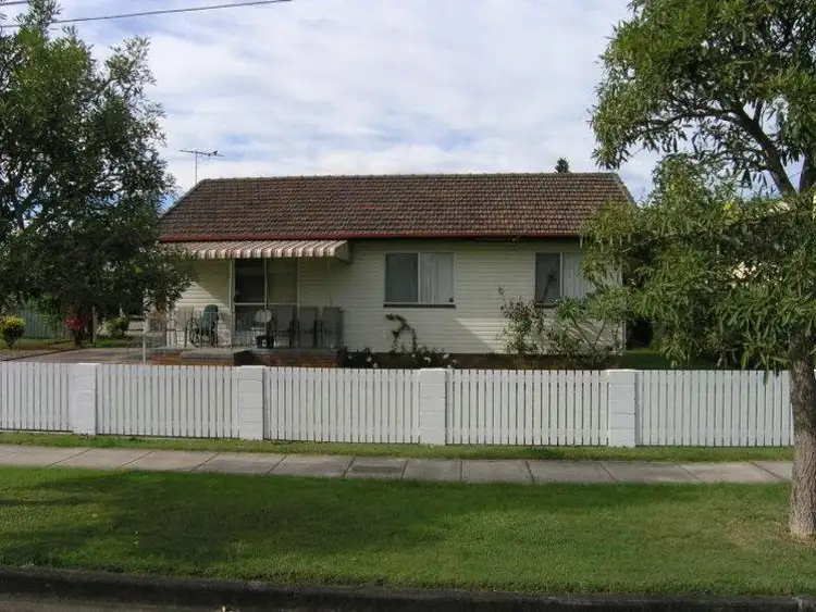 31 TENTH AVENUE, Sandgate QLD 4017