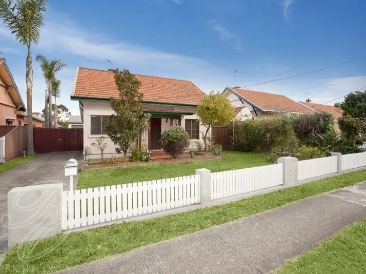 5 Launcelot Avenue, Croydon Park NSW 2133