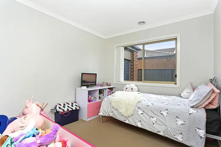 Fifth view of Homely house listing, 10 Pearce Way, Craigieburn VIC 3064