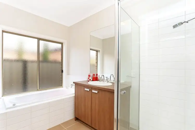 Sixth view of Homely house listing, 10 Pearce Way, Craigieburn VIC 3064