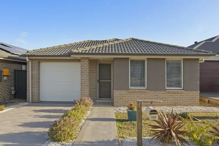 27 Montague Drive, Jordan Springs NSW 2747