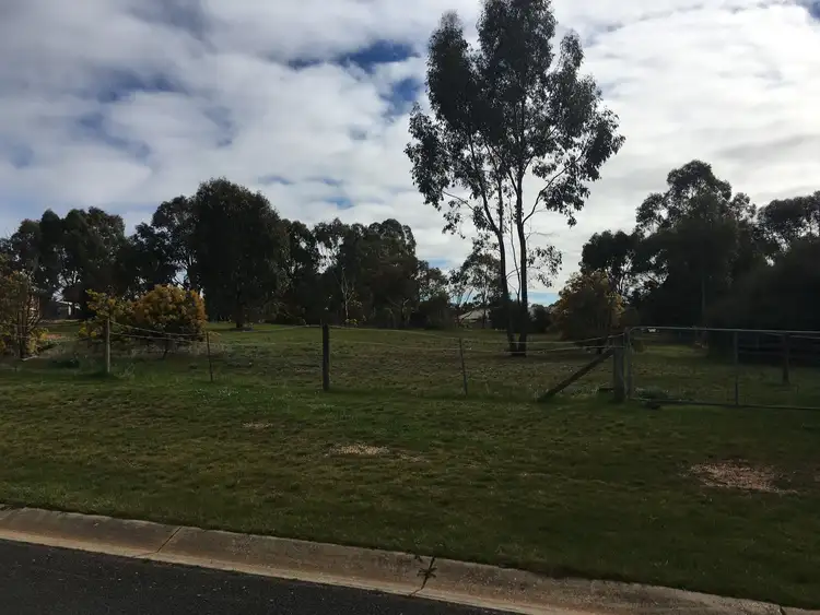 8A Settlers Place, Maiden Gully VIC 3551
