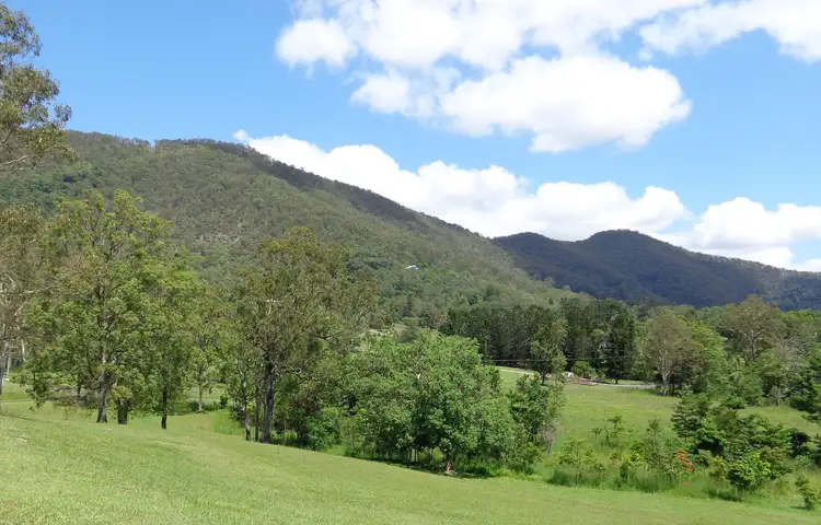 2 Mountain Brook Court, Samsonvale QLD 4520
