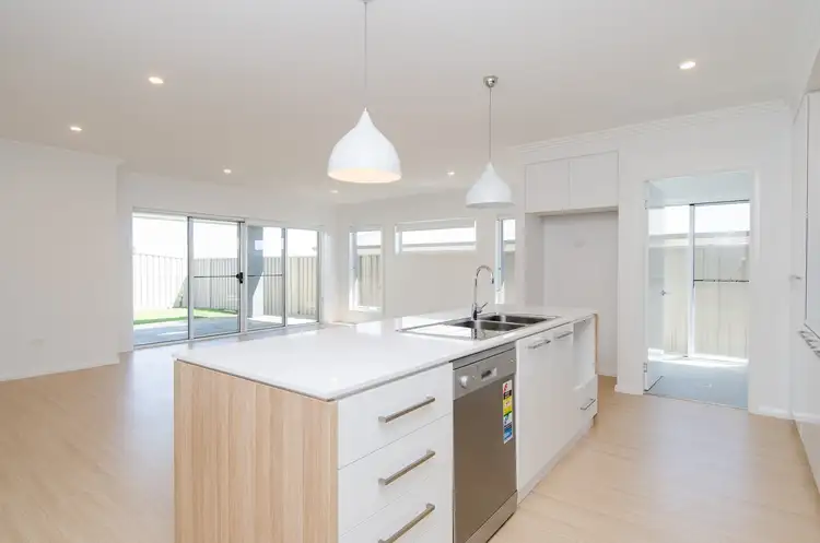 Fifth view of Homely house listing, 1/12 Beetson Street, Wagga Wagga NSW 2650