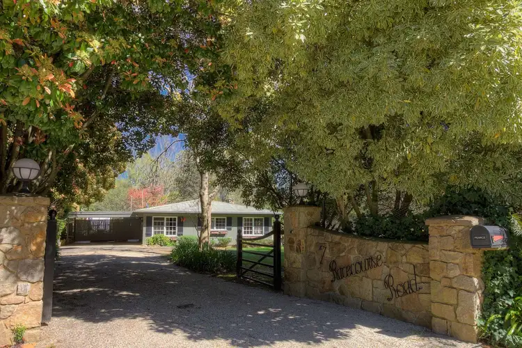 7 Racecourse Road, Bright VIC 3741