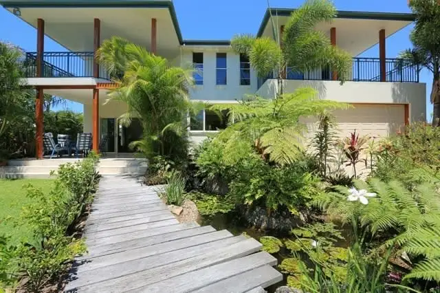 7 Bussey St, Bargara QLD 4670