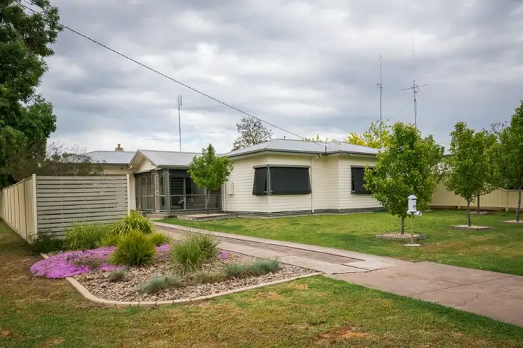 39 Laurel Street, Horsham VIC 3400