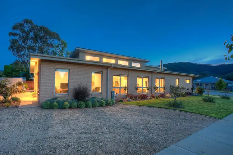 1 Karnu Court, Bright VIC 3741