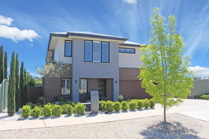 Main view of Homely house listing, 12 Roxburgh Cres, Junortoun VIC 3551