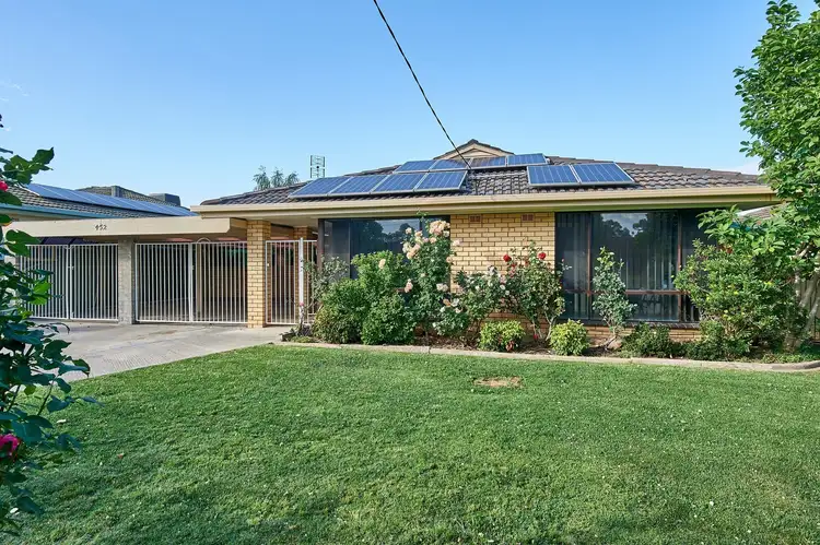452 Lake Albert Road, Lake Albert NSW 2650