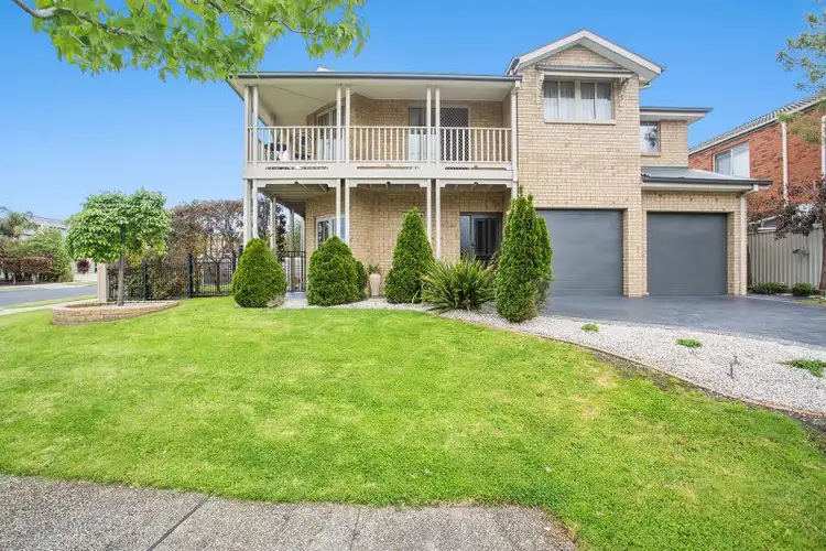 1 St Leonard Way, Pakenham VIC 3810