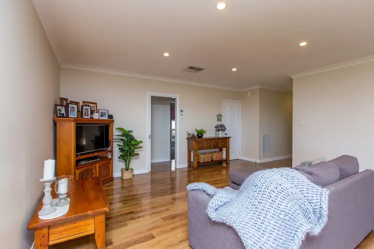 Fifth view of Homely house listing, 7 Tahara Crescent, Estella NSW 2650