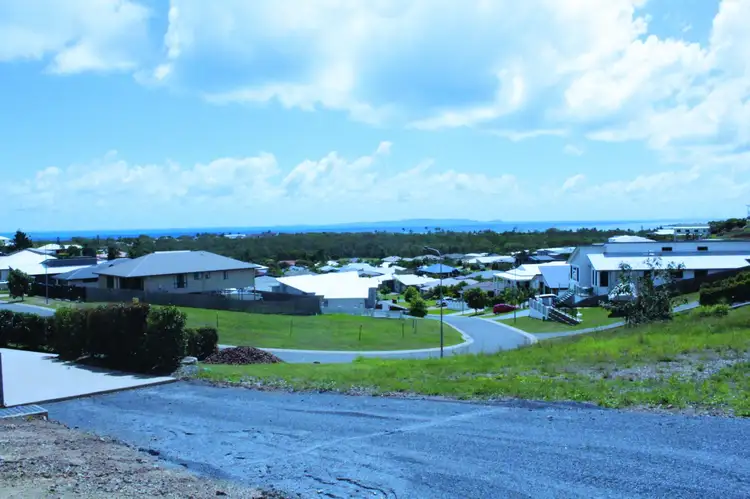 42 Lexington Drive, Lammermoor QLD 4703