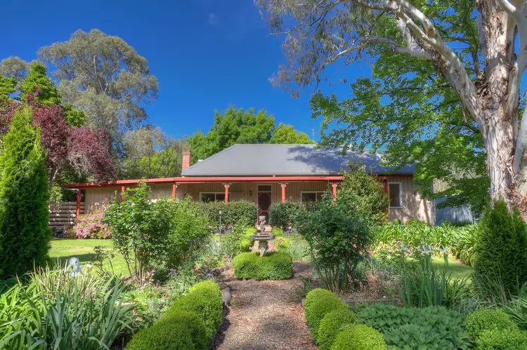 5 Karnu Court, Bright VIC 3741