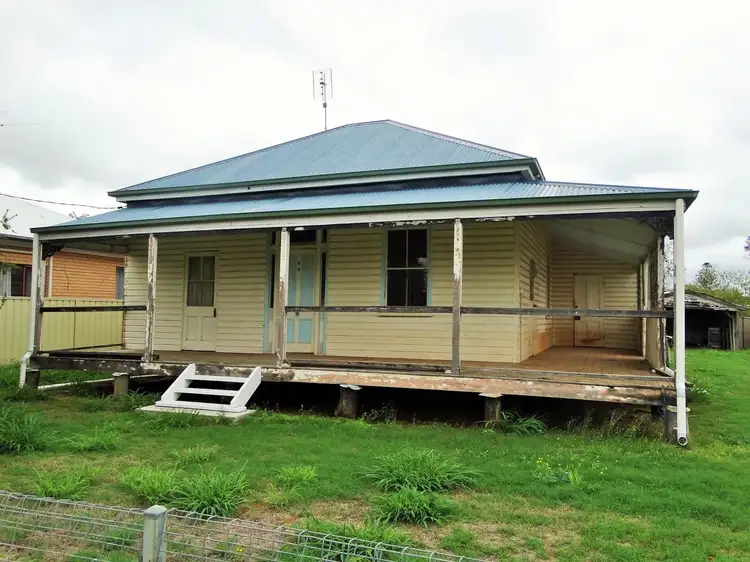 2 Windmill Road, Chinchilla QLD 4413