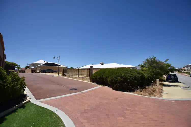 136 Delgado Pde, Iluka WA 6028