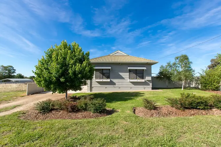 7 Tarcutta Street, Ladysmith NSW 2652