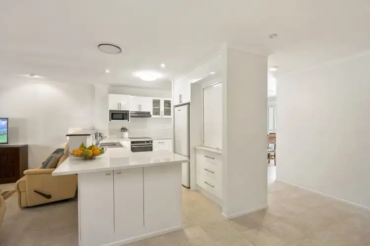 9/10 Robert Street, Noosaville QLD 4566
