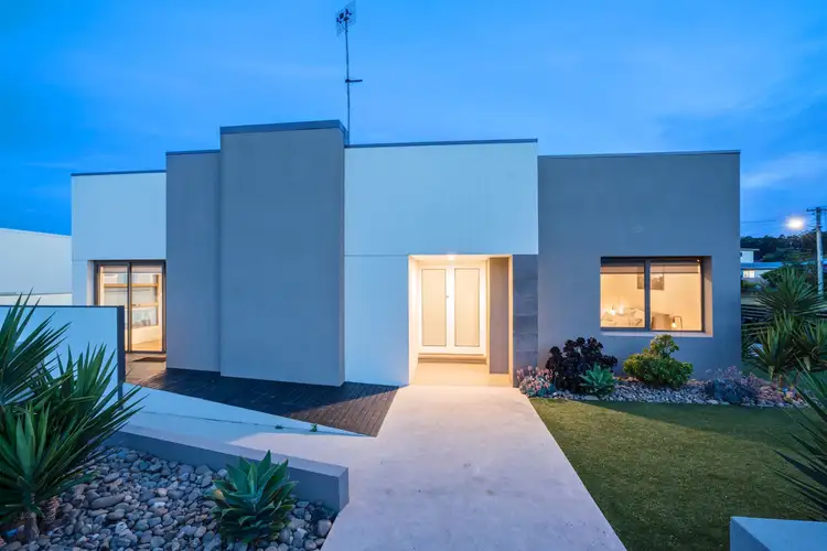 1/65 Simpson Street, Somerset TAS 7322