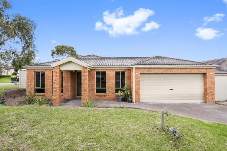11 Cardiff Grove, Cranbourne East VIC 3977