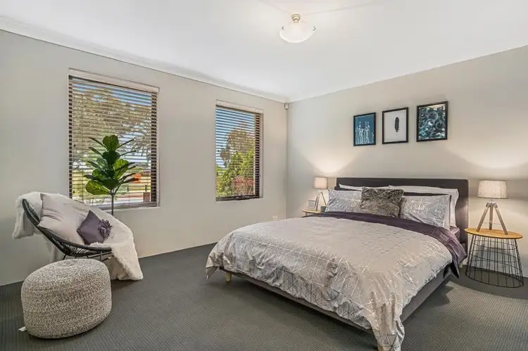 17 Tamarama Cresent, Clarkson WA 6030