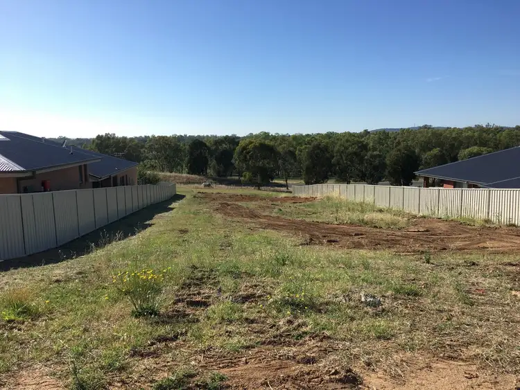 3 Sunvale Crescent, Estella NSW 2650